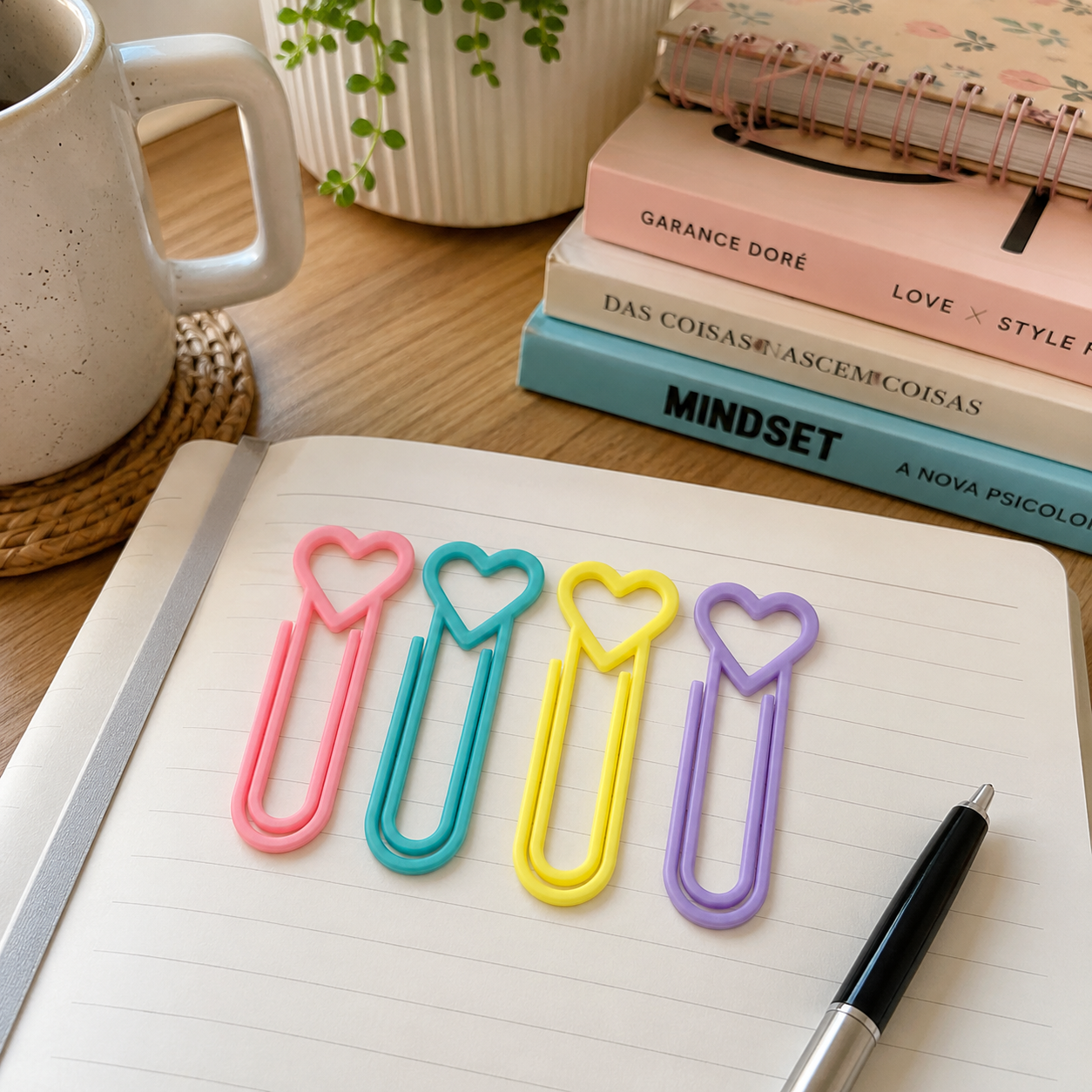 Clips de Papel em Formato de  Coração 3D – Plástico, Pequeno e Decorativo - 20 Unidades